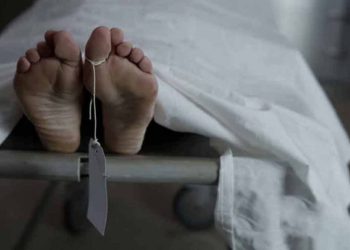 පදික මාරුව හරහා ගමන් කළ පුද්ගලයෙක් යතුරු පැදියක ගැටී මරුට