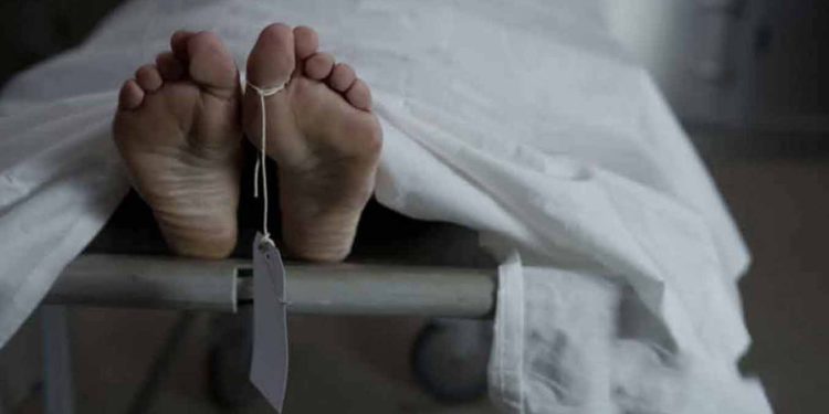 පදික මාරුව හරහා ගමන් කළ පුද්ගලයෙක් යතුරු පැදියක ගැටී මරුට