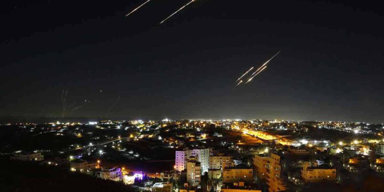 ඊශ්රායල – ඉරාන යුද ගැටුම : සටන ආරම්භ වූ බව ඉරාන ආධ්යාත්මික නායකයා නිවේදනය කරයි