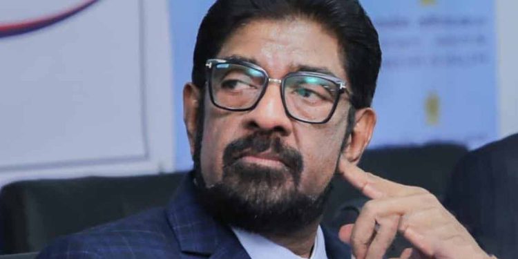 කෙහෙළිය, බිරිඳ සහ දියණිය අත්අඩංගුවට