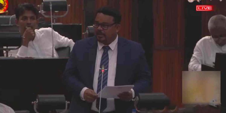 පසුගිය කාලේ හිටියේ ක්රීඩා ඇමතිවරු නෙවෙයි, ක්රීඩාවෙන් කෙළිය ඇමතිවරු – රුවන් මාපලගම